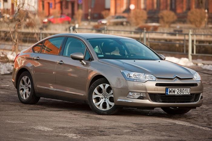 Jak bezpiecznie sprzedać auto w 2026 roku?