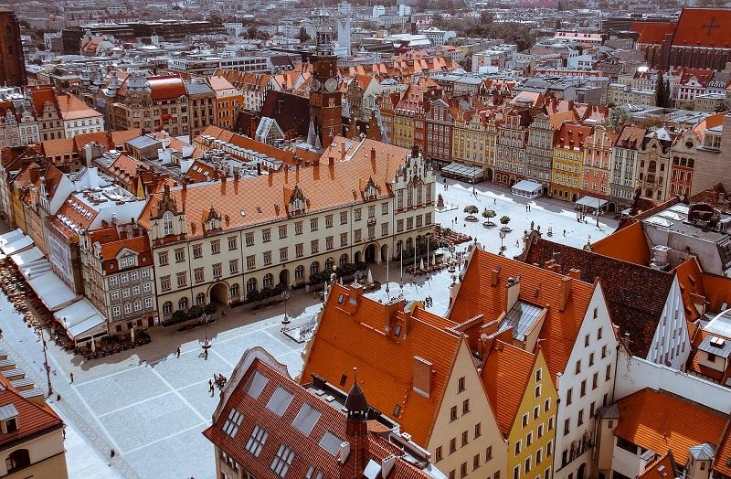 Wrocław wśród najszybciej rozwijających się miast – gdzie szukać pracy?