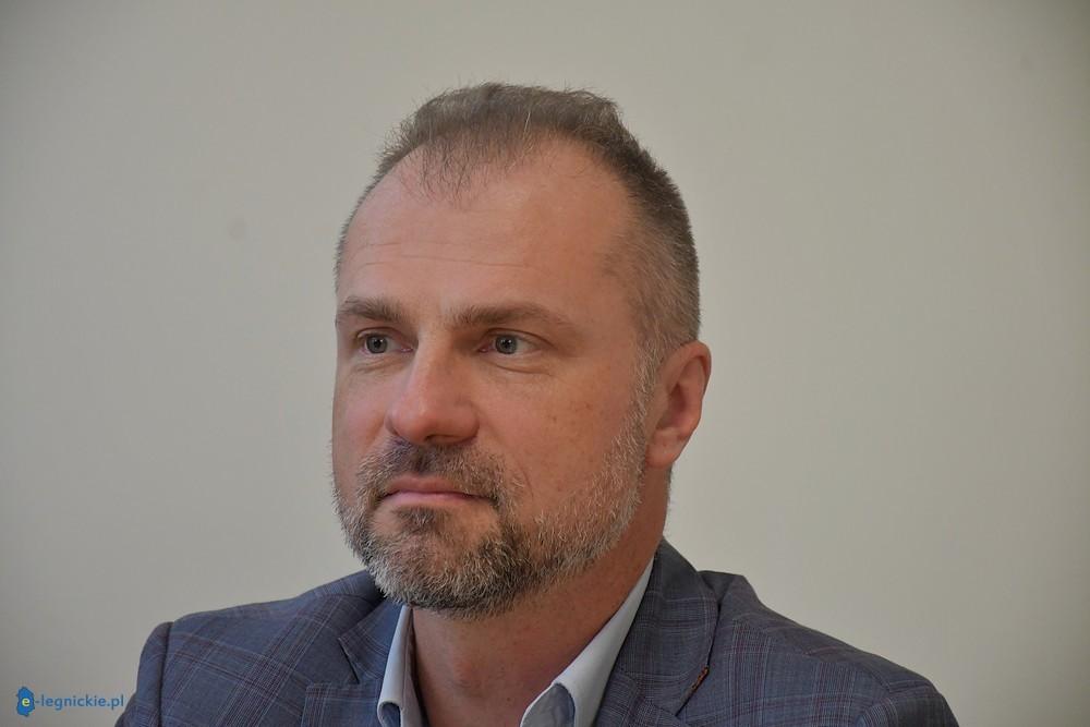 Szpital w Legnicy w szponach parabanków. IOWISZ pierwszym kołem ratunkowym?