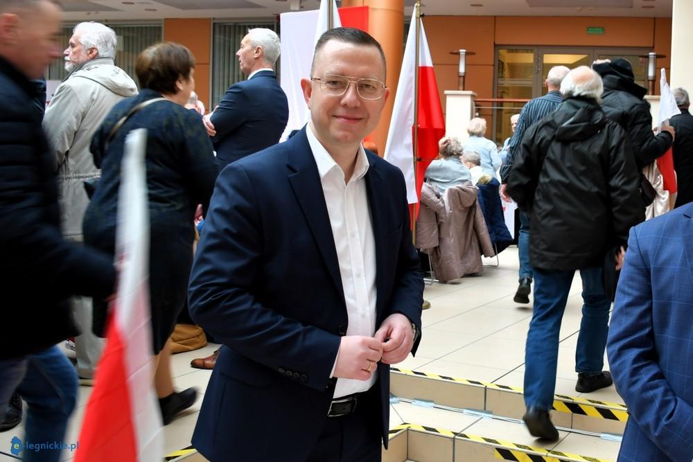 M.Morawiecki rozpoczął nowy rozdział w polityce. K.Kubów wiernie u jego boku !
