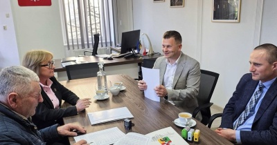 Podpisano umowę na remont drogi powiatowej w Rzeszówku 