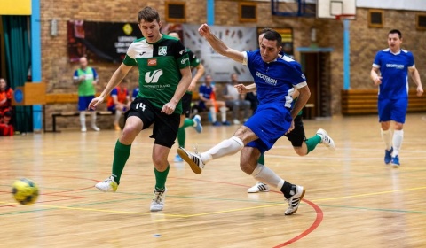 Futsal przenosi się do... Złotoryi. W Legnicy hali sportowej brak...
