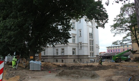 CUS w Chojnowie wychodzi na zewnątrz. Inwestycja za ponad 9 mln zł nabiera tempa