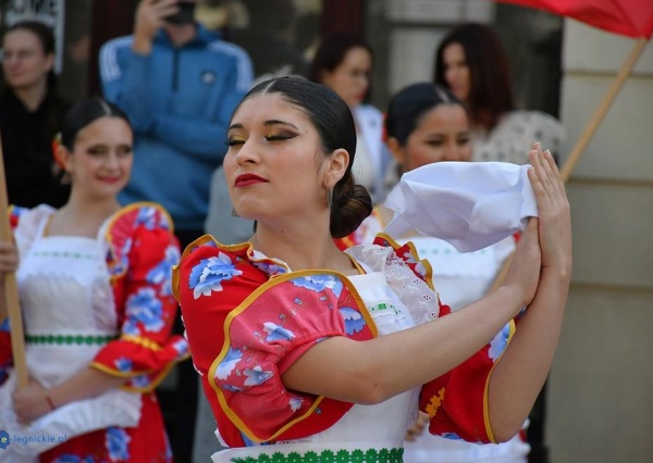Rudna zatańczyła z całym światem. Tłumy na festiwalu „Świat pod Kyczerą” (FOTO)