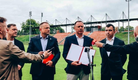 Wsparcie na dalszy rozwój bazy Akademii