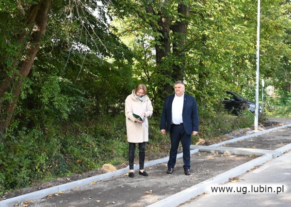 Powstaje nowy chodnik w Liścu