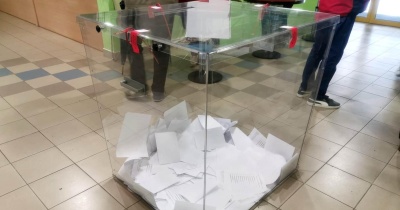 Trzaskowski wysoko wygrywa w Złotoryi i Wojcieszowie, Nawrocki lepszy w gminach wiejskich 