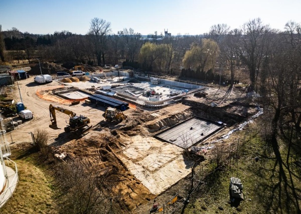  Budowa basenu w Ścinawie w imponującym tempie