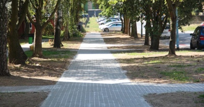 Chodnik i nowe przejście dla pieszych przy Sikorskiego w Chojnowie już gotowe