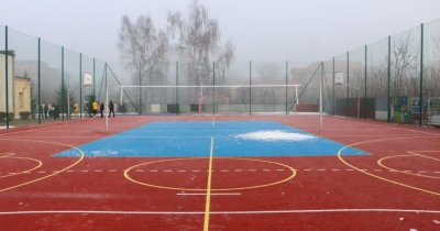 Zespół Szkół Ogólnokształcących nr 4 w Legnicy ma nowe boisko