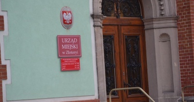 Podwórka czy korty? Dyskusja o priorytetach