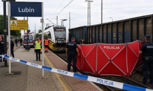 Tragedia na stacji PKP. 86-latka zginęła pod kołami pociągu. Paraliż komunikacyjny