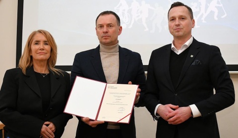 Złotoryja buduje lodowisko z rządowym wsparciem (FOTO)