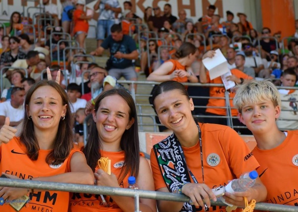 Derby bez kibiców gości, ale na trybunach i tak było gorąco (FOTO)