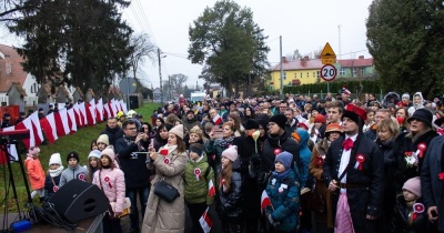 Obchody 11 Listopada w Szklarach Górnych