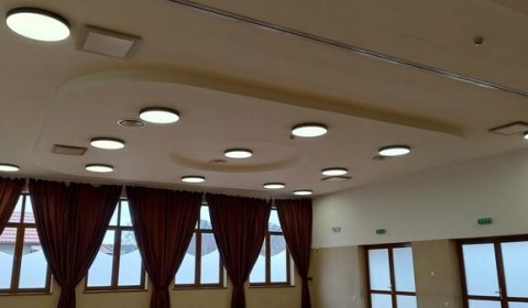 Świetlica w Oborze z nowym oświetleniem – inwestycja z dofinansowaniem