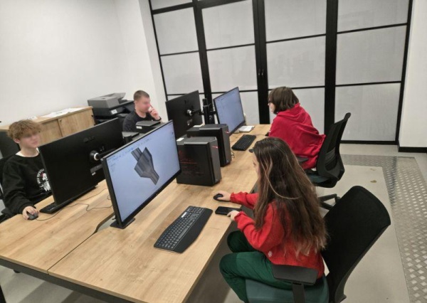 Drony, roboty, druk 3D – bezpłatne zajęcia dla lubińskich uczniów. Lubin liderem na Dolnym Śląsku !