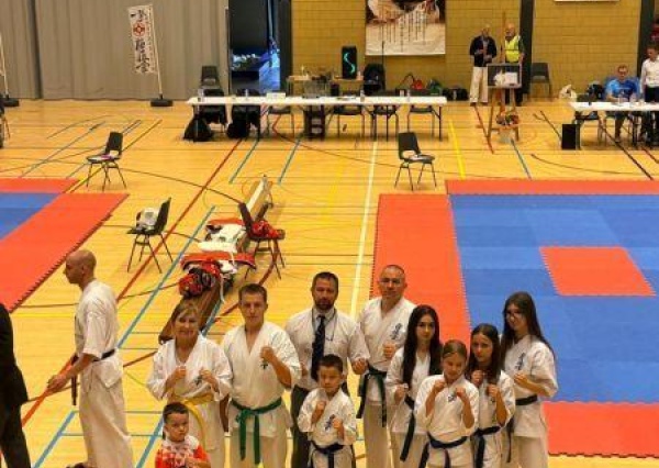 Karatecy Fight Hobby wrócili z medalami z Holandii
