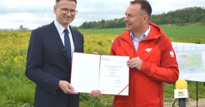 Jest kasa na pełnowymiarowe boisko ze sztuczną trawą