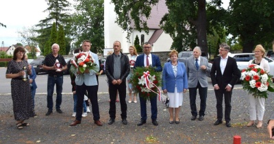 Powiat Legnicki oddał hołd ofiarom Rzezi Wołyńskiej (FOTO)