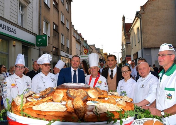 Jawor gotowy na Święto Chleba i Piernika 2025
