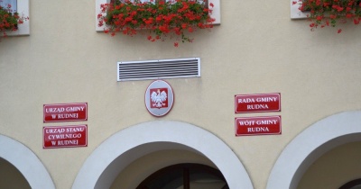 Nowe parkingi powstaną w Rudnej. Niebawem rozpoczną się przebudowy dróg!