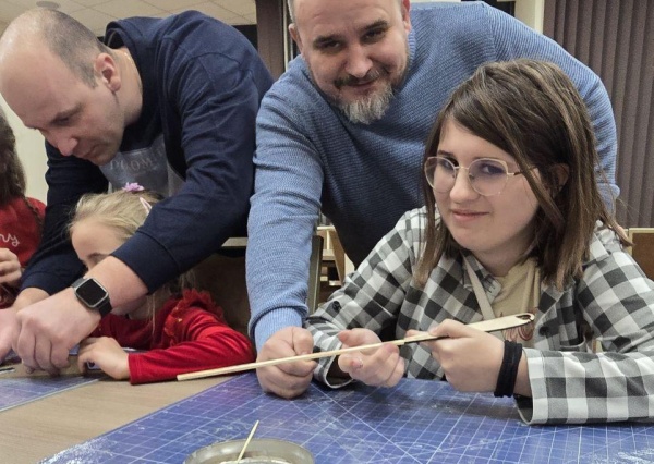 Rodzinne warsztaty modelarskie(FOTO)