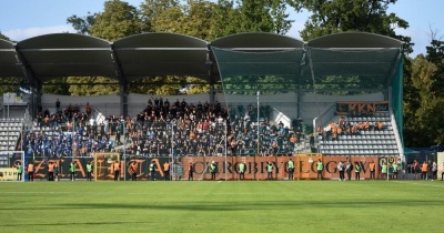 Derby 1 ligi w pełnej obsadzie kibicowskiej. Górą zdrowy rozsądek