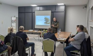 Park przy pałacu przejdzie zabiegi pielęgnacyjne 