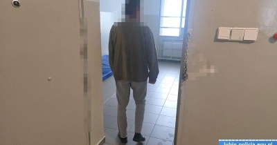 Dźgnął nożem w brzuch za zajęty materac