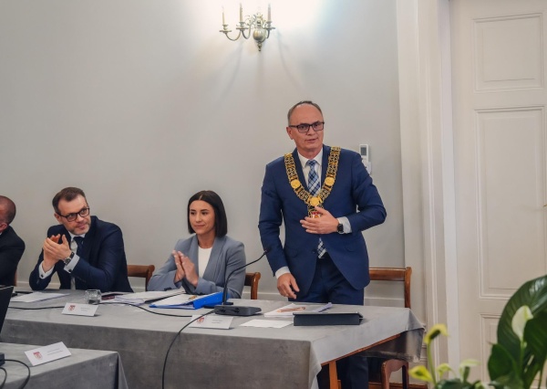 Absolutorium i wotum zaufania dla burmistrza W. Wabika. Jednomyślnie