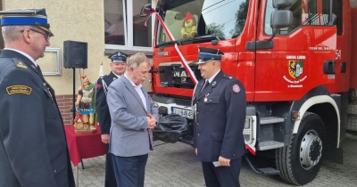 OSP Niemstów z nowym ciężkim wozem strażackim