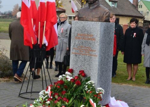 Kto podniósł rękę na Marszałka? Zuchwała kradzież czy polityczna prowokacja?