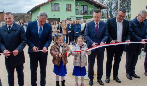 Historyczny dzień w Grębocicach: Nowe przedszkole im. Jana Brzechwy już otwarte!