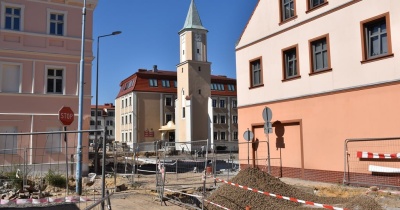 Układają nową nawierzchnię w rynku (FOTO)