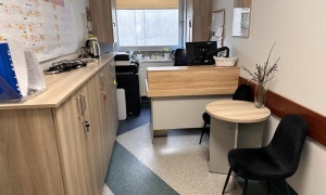 Nie odpowie za wtargnięcie do szkoły z młotkiem