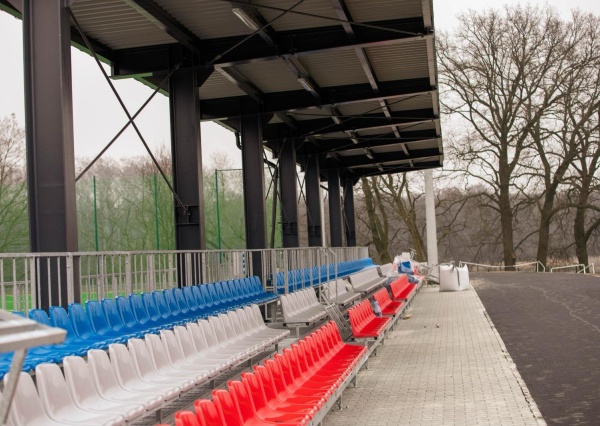 Modernizacja stadionu w Chobieni na ostatniej prostej