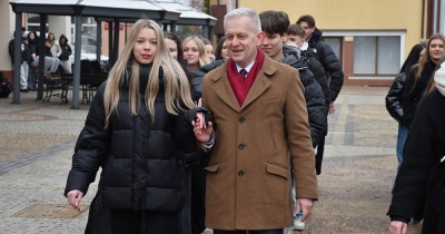 Zatańczyli poloneza na polkowickim Rynku (FOTO)