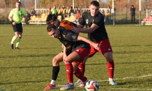 LegSad bezradny w starciu z Chrobrym (FOTO)