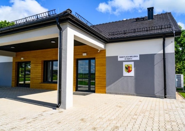 Finał budowy świetlicy w Dębcu 