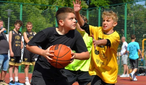 Uliczna koszykówka króluje w Polkowicach (FOTO)