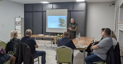 Park przy pałacu przejdzie zabiegi pielęgnacyjne 