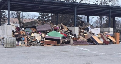 Sypnęło rekordem pod śmietnikami 