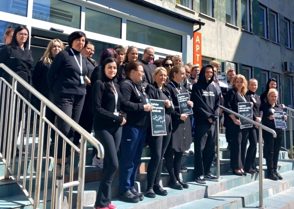 Czarny protest przed złotoryjskim szpitalem