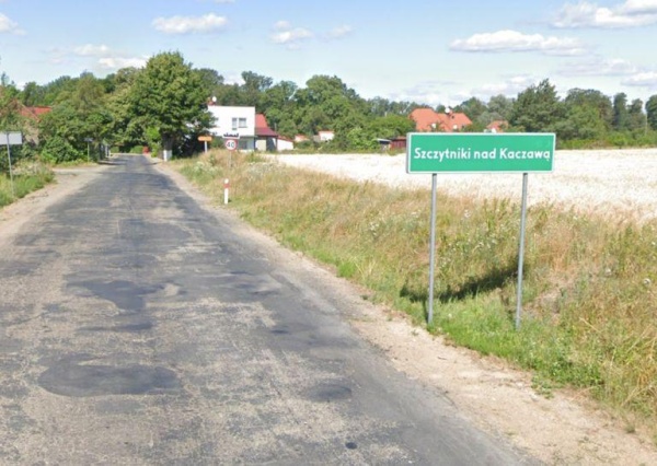 Czy deszcz, czy śnieg, na autobus trzeba czekać. Interwencja radnego