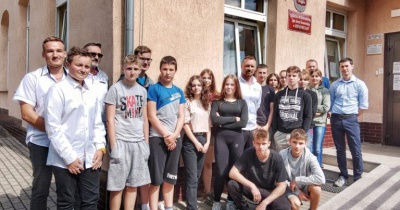 Mistrzowie z KGHM organizują pokazowe lekcje dla ósmoklasistów