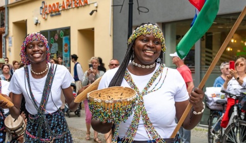 Barwny Finał Festiwalu „Świat pod Kyczerą”.Legnica zatańczyła z całym światem(FOTO)