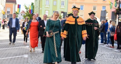 Cudny korowód rozpoczął Dni Złotoryi (FOTO)