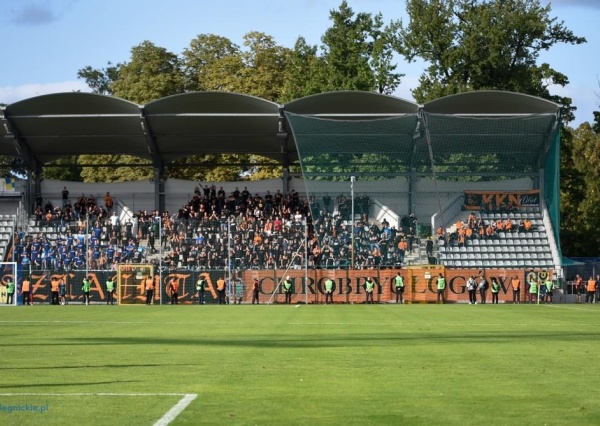 Derby 1 ligi w pełnej obsadzie kibicowskiej. Górą zdrowy rozsądek