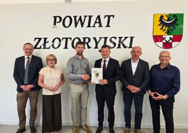 Blisko 4 mln zł na drogę Wilków – Wilków Bazalt. Powiat Złotoryjski przyspiesza inwestycje infrastrukturalne